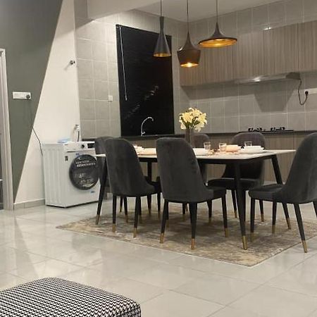 קאג'אנג D'Rinie Sky Homestay מראה חיצוני תמונה